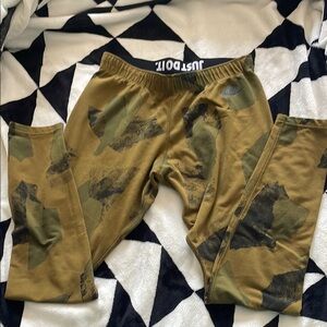 Nike Women's Camo Leggings - Olive and Black
